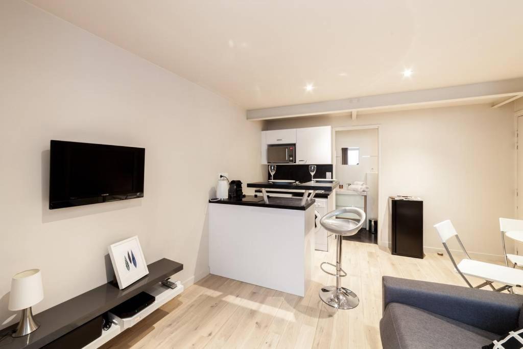 Studio Parfaitement Equipe - Metro Cordeliers Ail Lyon Kültér fotó