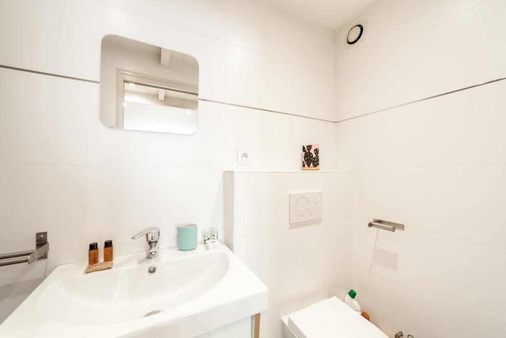 Studio Parfaitement Equipe - Metro Cordeliers Ail Lyon Kültér fotó