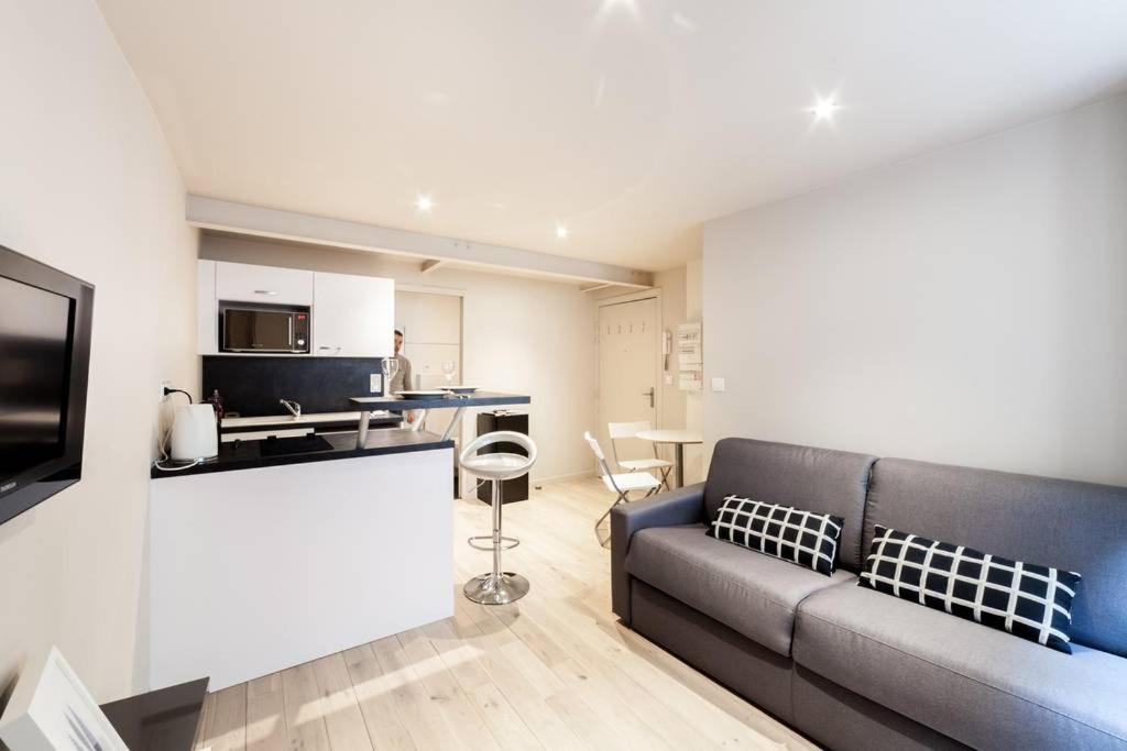 Studio Parfaitement Equipe - Metro Cordeliers Ail Lyon Kültér fotó